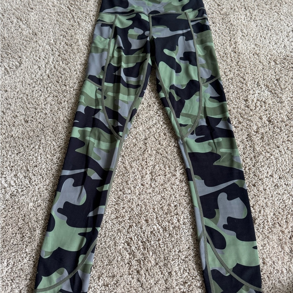 ZYIA Green and Black Leggings with Reinforced Stitching
